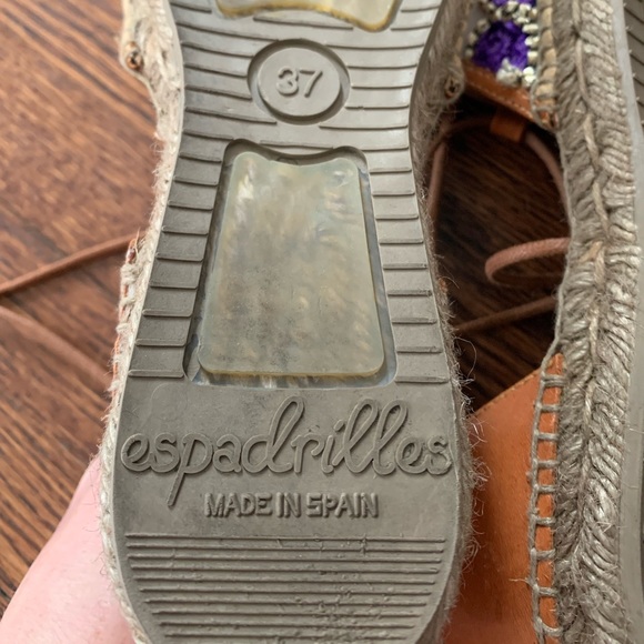 SPANISH ESPADRILLES - Picture 4 of 9